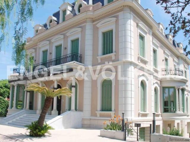 Neoclassic life, Tiana. Coast of.. - 2