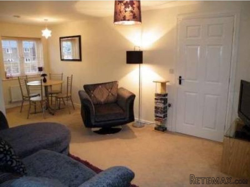 1 Bed Coach House FOR SALE - 2