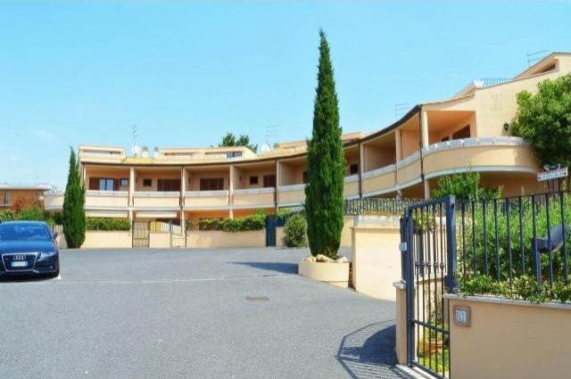 2 Bedrooms - Apartment - For Sale - 2