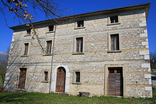 Stunning stone property with a large.. - 2