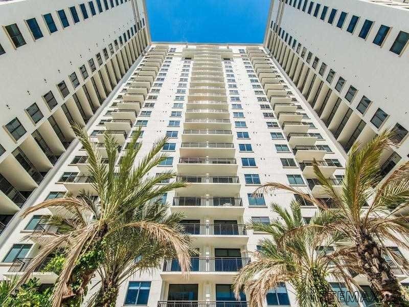 2 bedroom Flat For Sale: 999 SW 1st Ave..