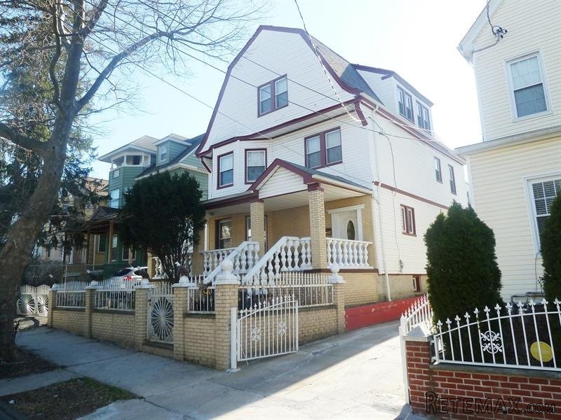 6 bedroom Flat For Sale: 48 S 7th..