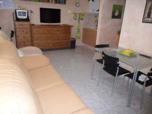 A renovated 2 bedroom 1 bathroom.. - 2