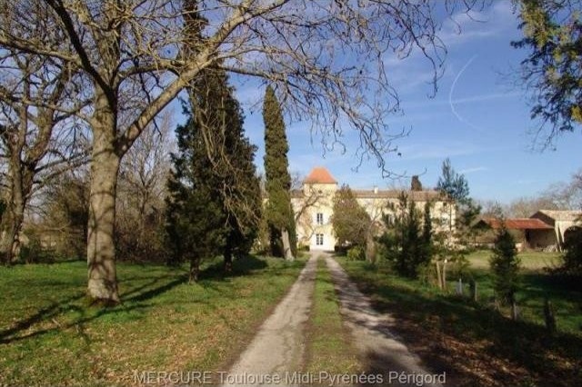 6 bedroom House For Sale: 11000 AUDE - 2