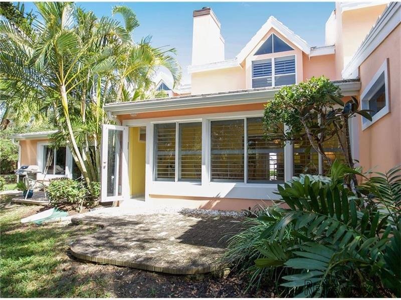 2 bedroom Flat For Sale: 1523 Coral Oak..
