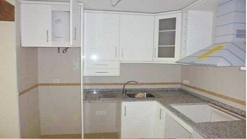 10 MINS FROM BEACH- 3 BED 2 BATH - 2