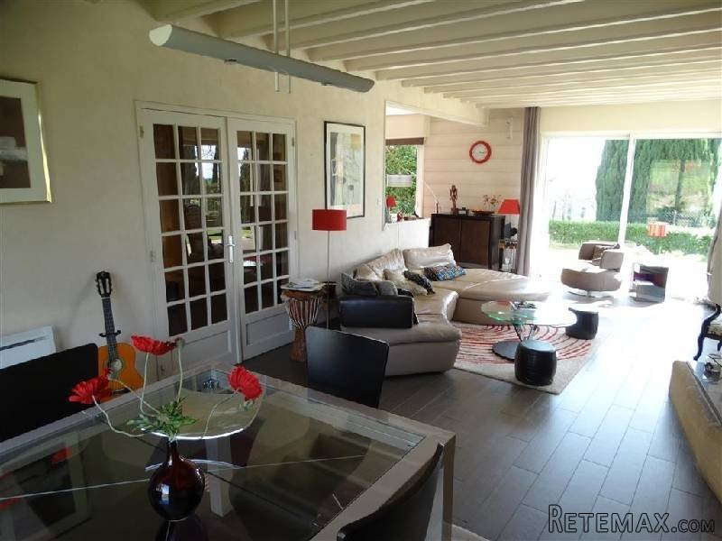 Neat and Tidy Detached Hosue - 2