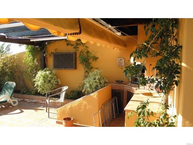 TOWNHOUSE FOR SALE IN NAGÜELES