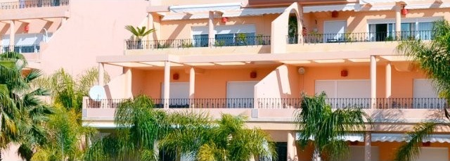 Apartment - Gorgeous Golf Apartments in.. - 2