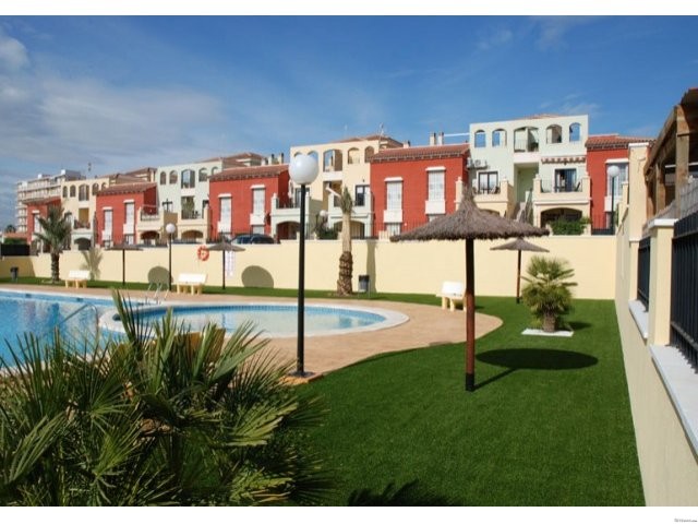 Key ready top floor bungalow in.. - 2