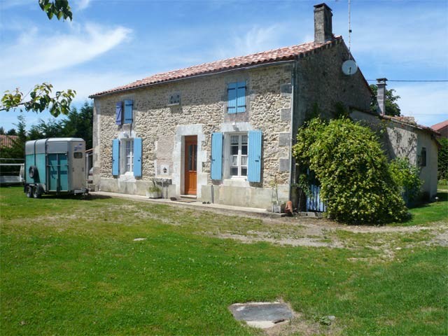 Country Home And Approx. 6.5 Ha Of Land - 2