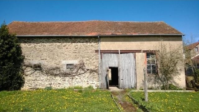 On 2700 m2 Big house wiht huge attic..