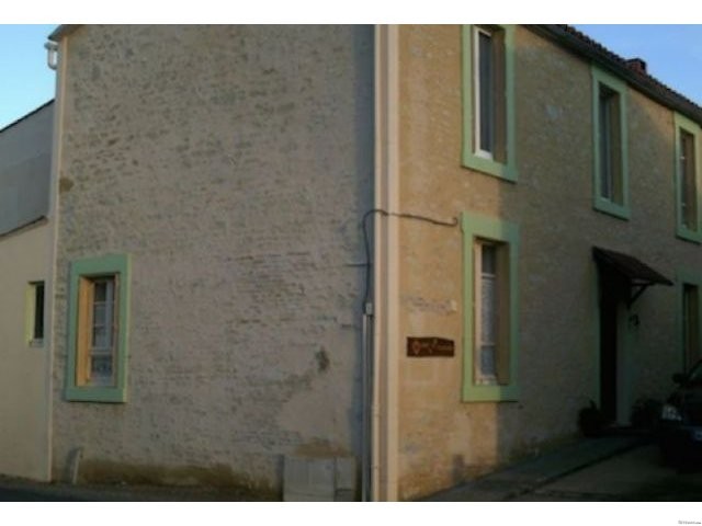 Good Quality House with Guest Gite