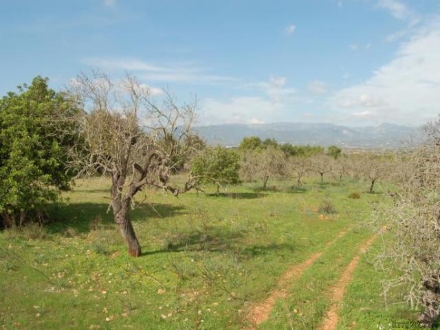 Building plot with lovely views in..