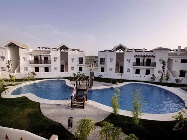 2 bedroom Apartment For Sale: Golf and..