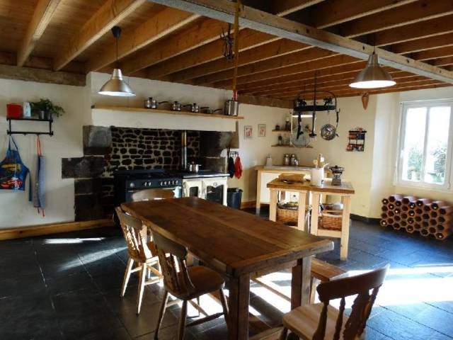 Character Farmhouse, Exposed Beams - 2
