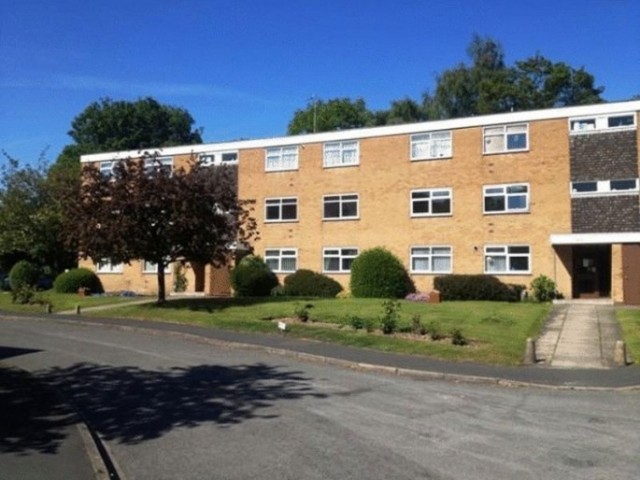 2 Bed Flat/Apartment To Let in Sutton.. - 2