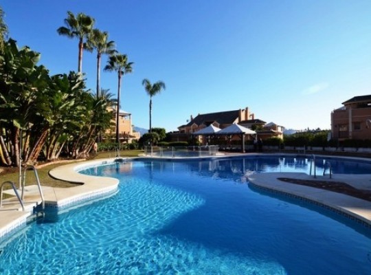 Apartment for sale in Nueva Andalucia..