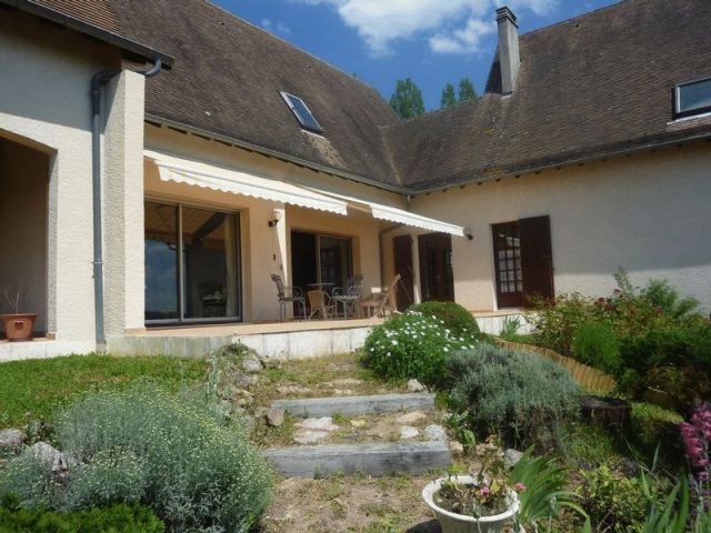Elevated Detached Property With Views.. - 2
