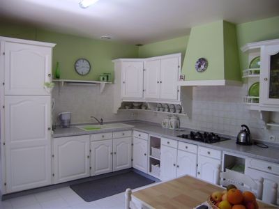 Detached Bungalow In Excellent Condition - 2