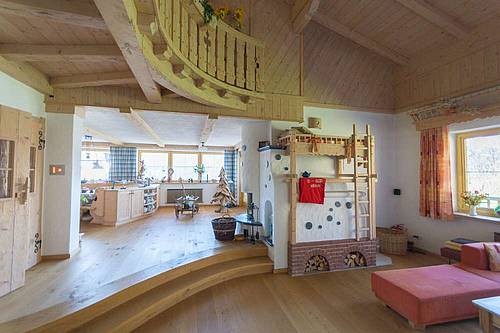 Exclusive villa with views of the..