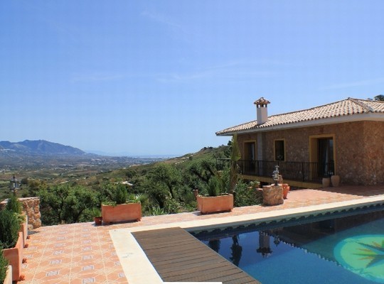 Villa for sale in La Mairena, Marbella..