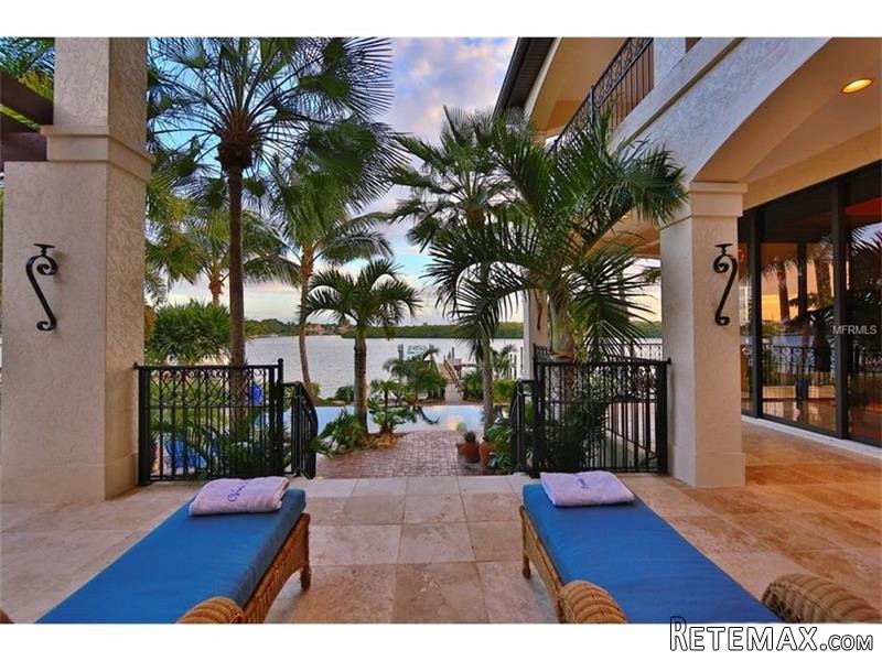 4 bedroom House For Sale: 419 Bayview.. - 2