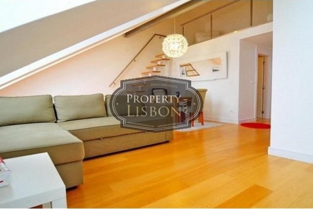 2 Bedroom Lisbon Apartment in Graca, 2..