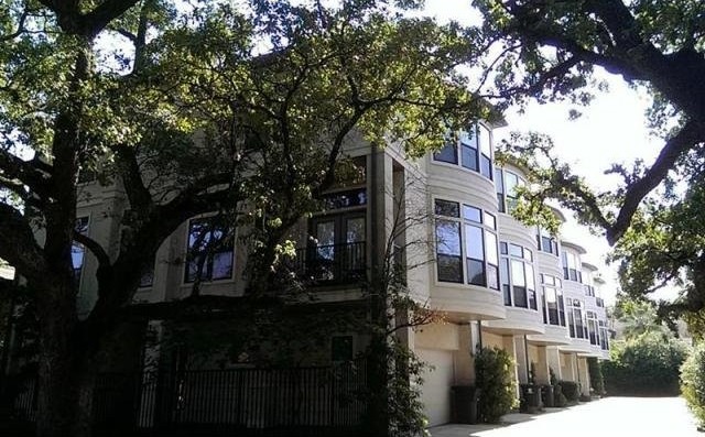 3 bedroom Apartment For Sale: 1415 Hyde..