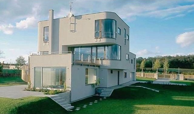 Villa - The images show some of the..