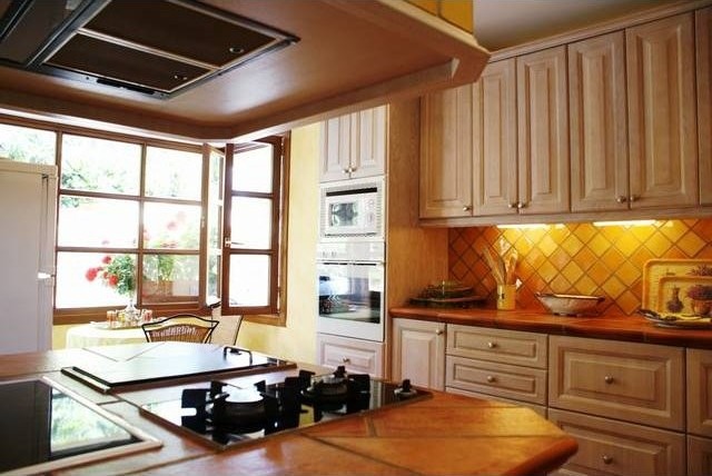 VILLA FOR SALE IN NUEVA ANDALUCIA - 2