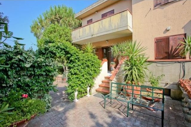 5 Bedrooms - Apartment - For Sale