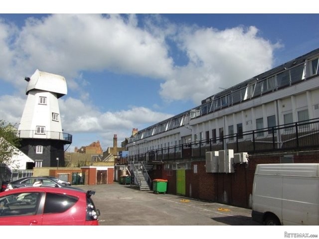 1 bedroom flat in SHEERNESS