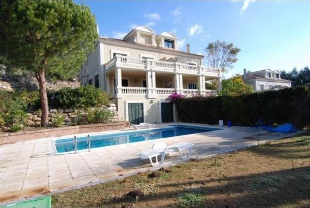 3 bedroom Semi-Detached Villa For Sale:..