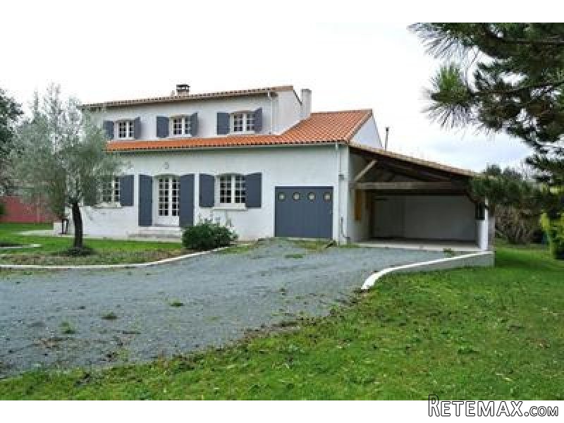 3 Bedrooms - House - Poitou-Charentes..