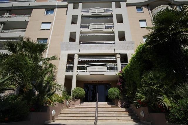 A great one bed with a lovely balcony - 2