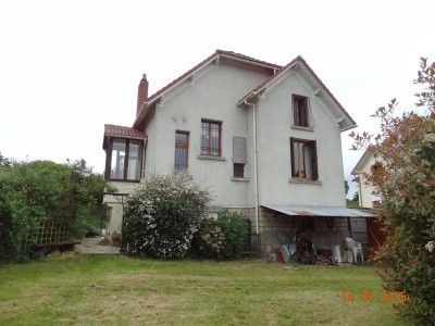 Charming three bedroom house on edge of..