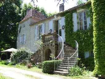 10 Mns Drive From Bergerac Airport..