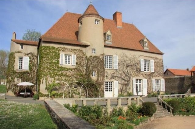 6 bedroom Castle For Sale: 63260 ARTONNE