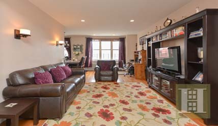 2 bedroom Apartment For Sale: 5715..