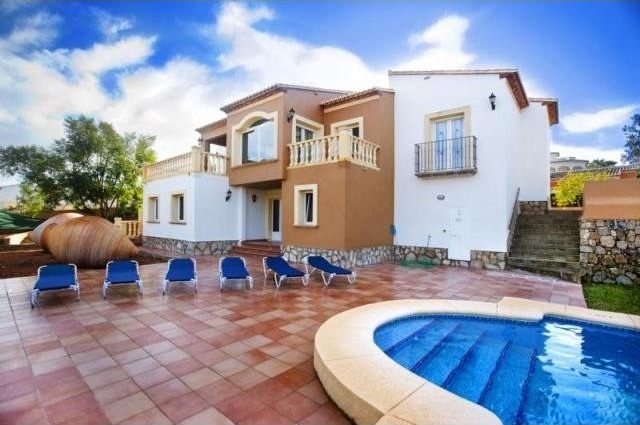 3 Bedrooms - Villa - Alicante - For Sale