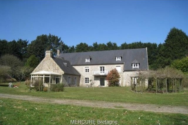 7 bedroom House For Sale: 56320 LE..