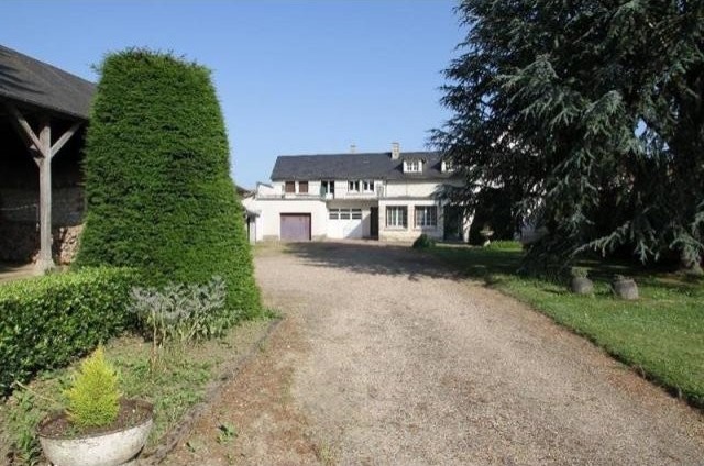 4 bedroom House For Sale: 86380 VIENNE