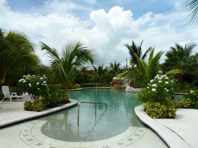 Apartment/townhouse - This upgraded..
