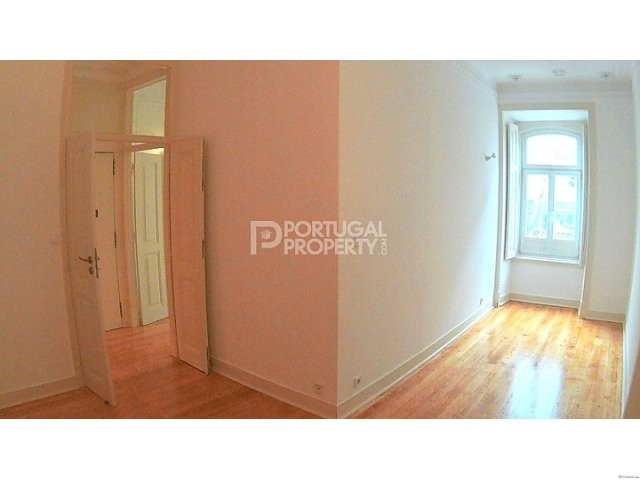 Lovely 3 Bedroom Apartment In Lisbon - 2