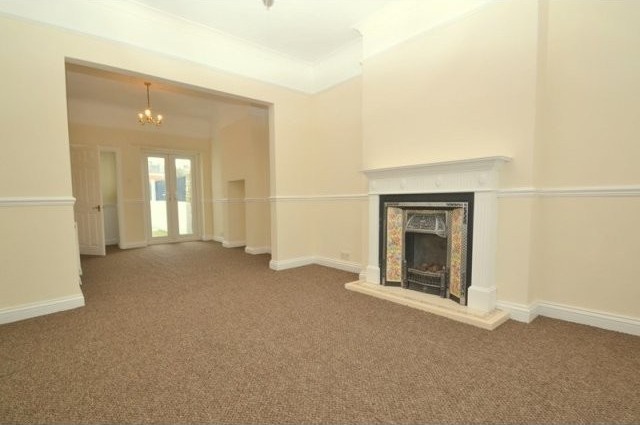 3 bedroom house in SHEERNESS - 2