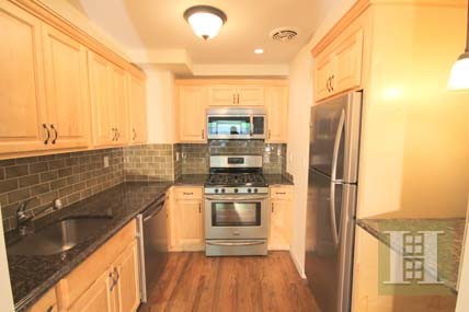3 bedroom Apartment For Sale: 3701..