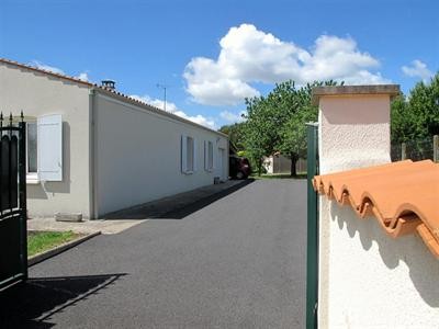 3 Bedrooms - House - Poitou-Charentes -.. - 2