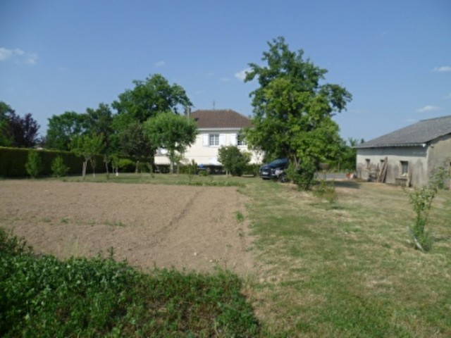 EC0609al Spacious House with vast.. - 2