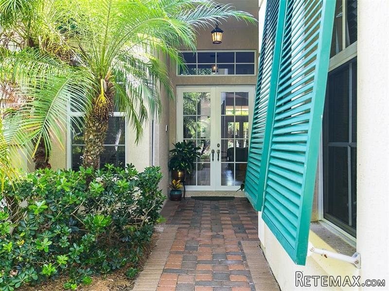 3 bedroom House For Sale: 916 Cove.. - 2